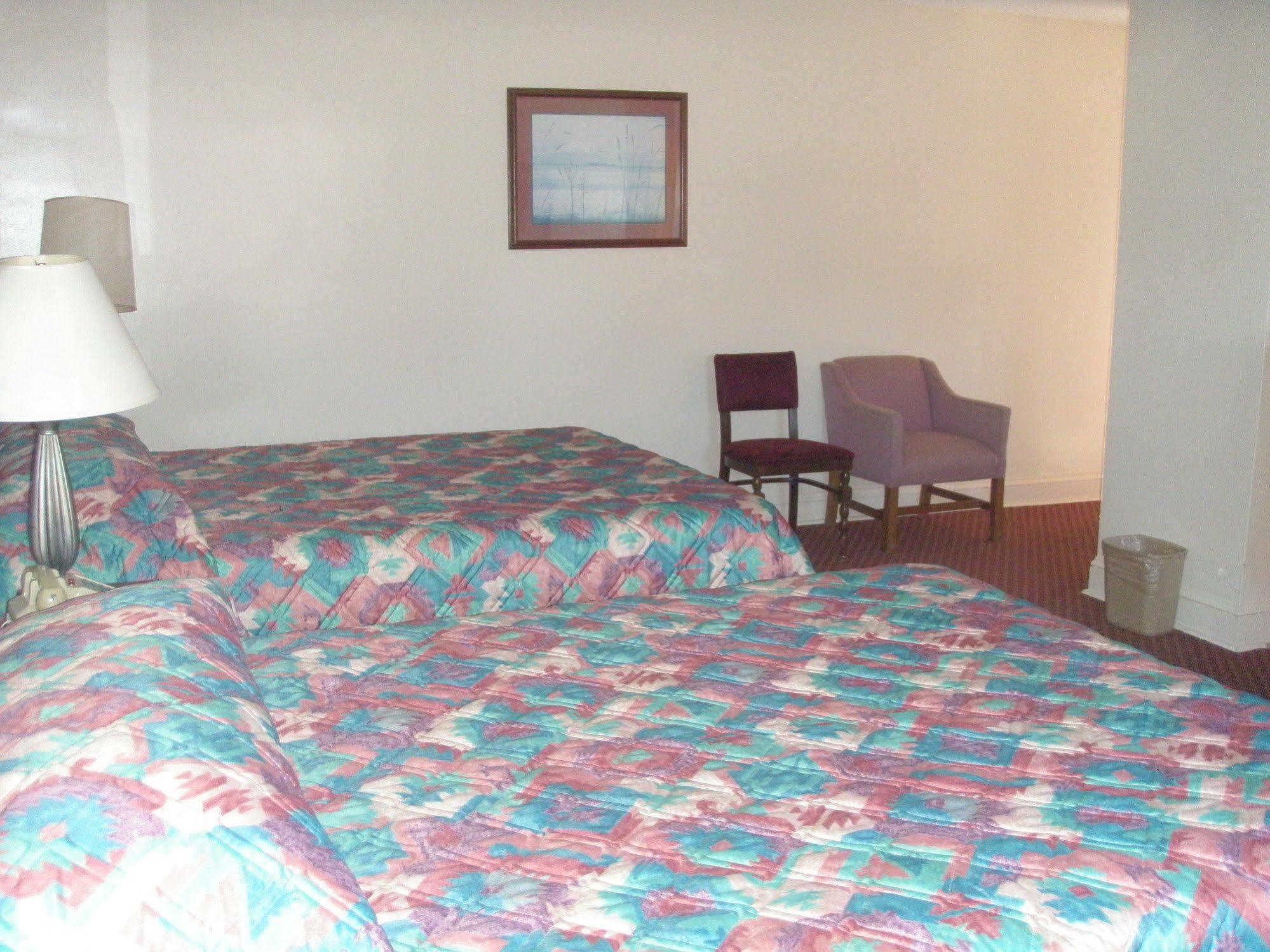 Coach House Motel