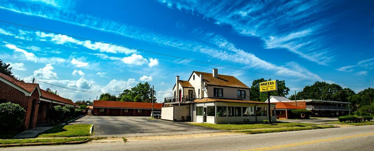 Motel Coach House