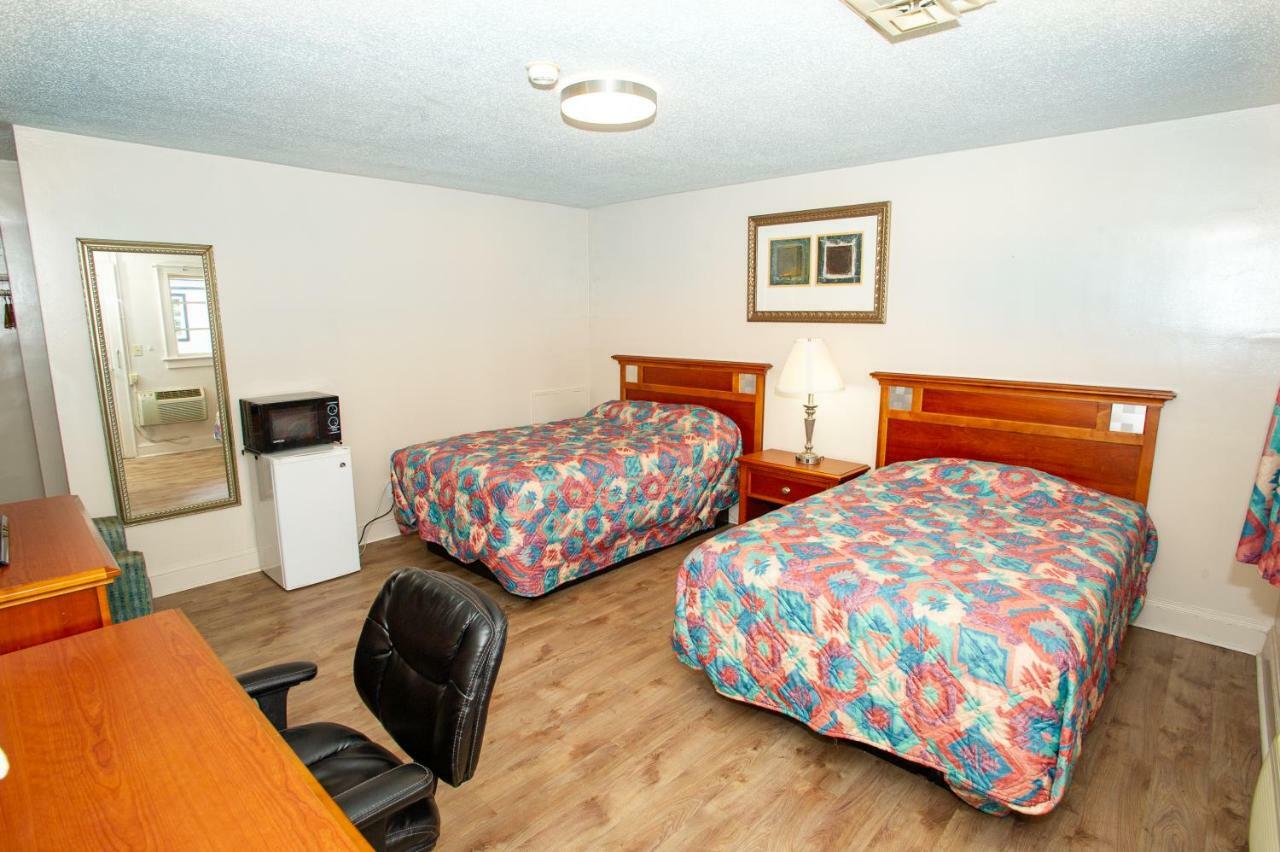 Coach House Motel