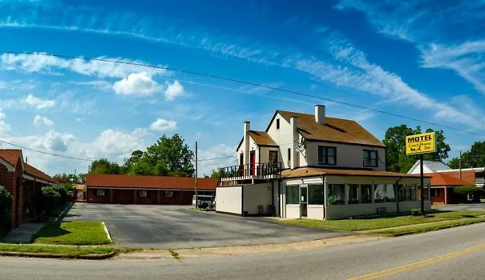 Coach House Inn