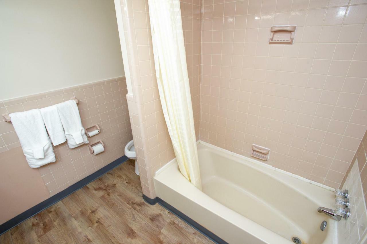 Motel Coach House *